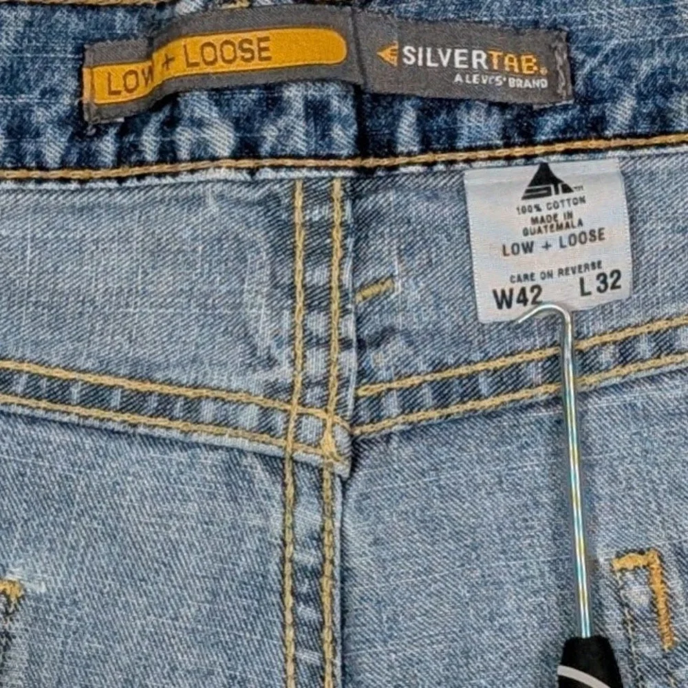 Vintage Y2K Levis‎ SilverTab Jeans Mens 42x31 Baggy Skater Light Wash Distressed